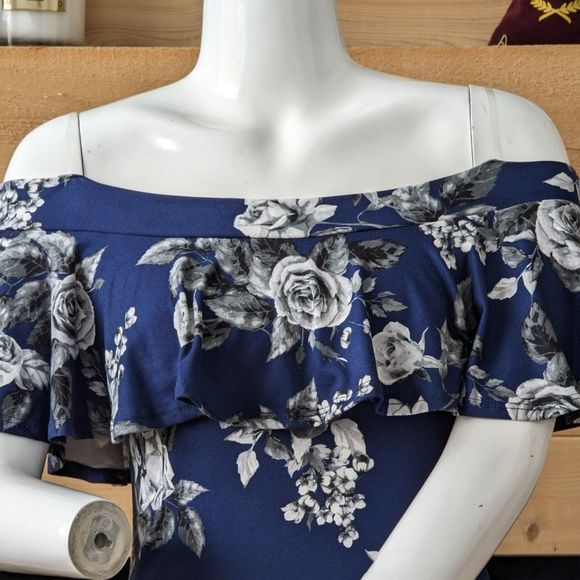 NEW Blue Floral Bodysuit Off-shoulder Ruffle sleeves and front Size Large - Picture 3 of 10
